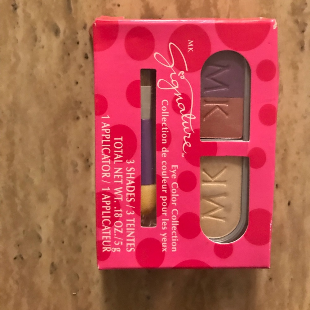 🔥New Mary Kay Signature Eye shadow Trio w/brush
